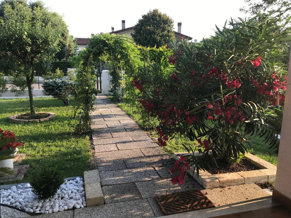 Vecchia Favola House Villa Quarto dʼAltino Екстериор снимка
