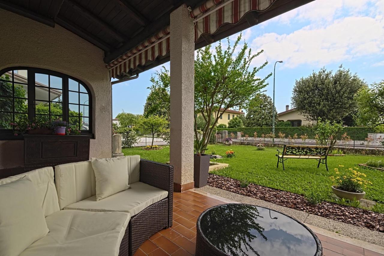 Vecchia Favola House Villa Quarto dʼAltino Екстериор снимка